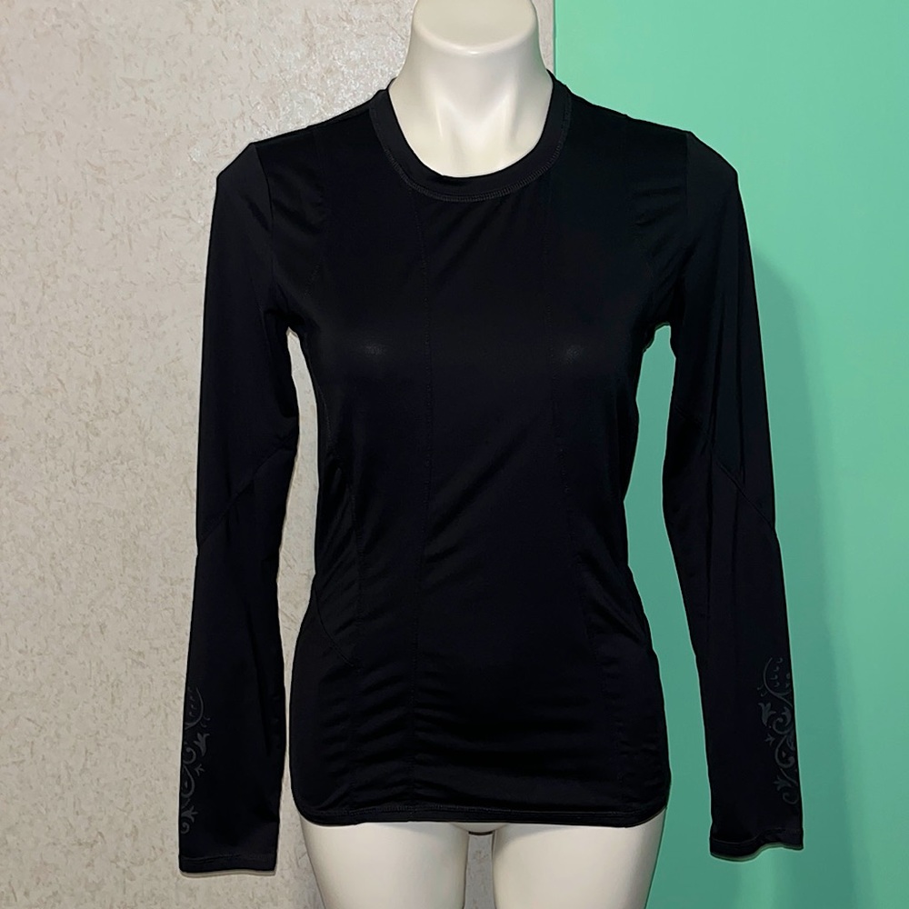 black athleta long sleeve workout top
